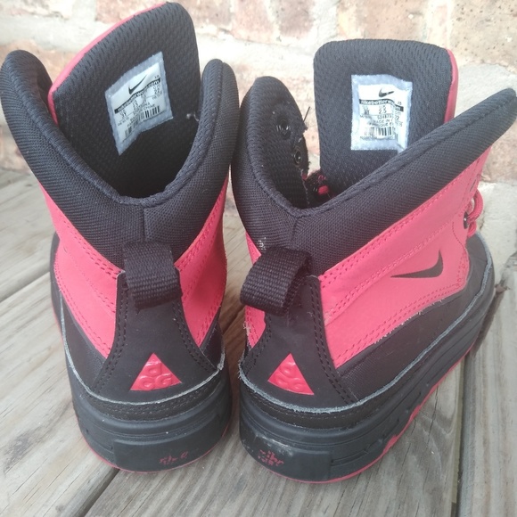 low top nike duck boots